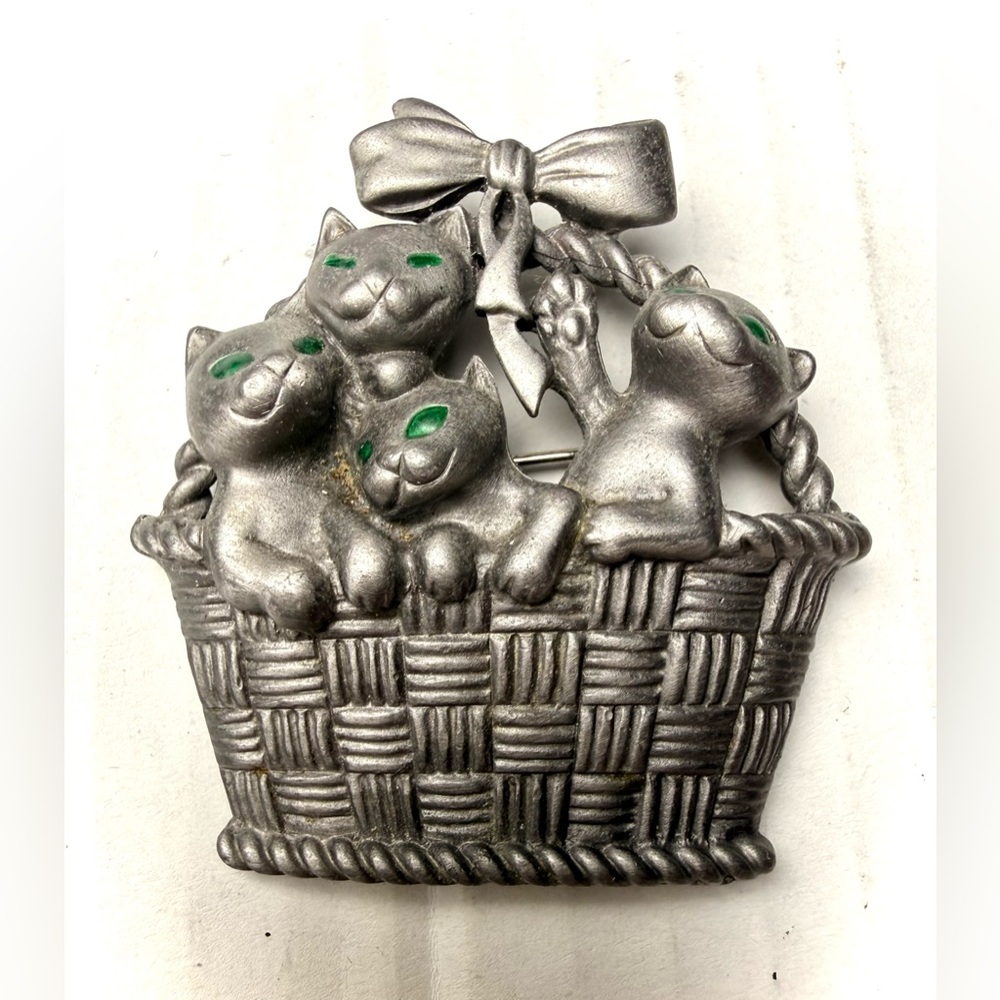 Vintage AJC American Jewelry Chain Kitty Cats In A Basket Silver Tone Brooch Pin